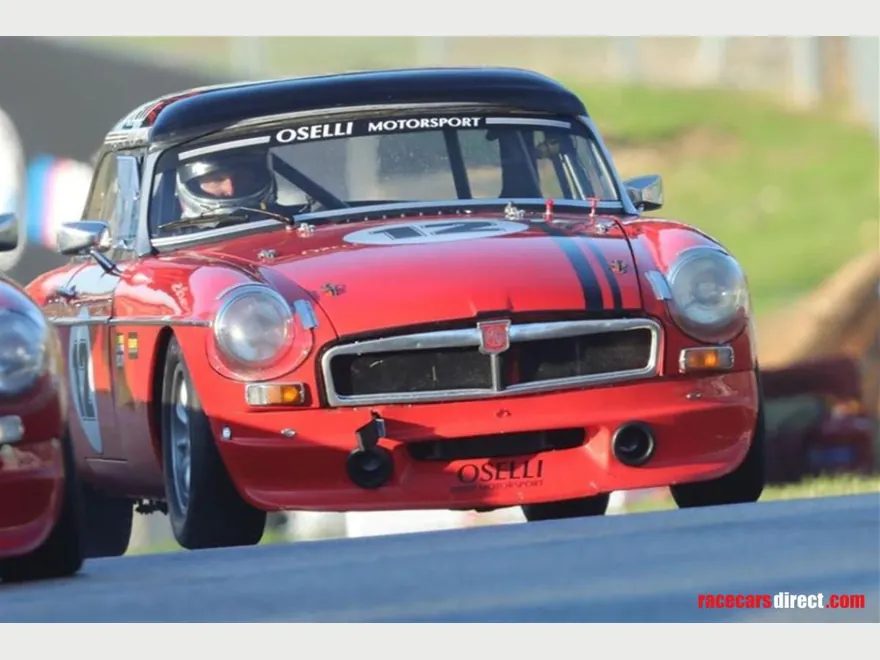 1972 MGB Roadster: front view, Oselli Motorsport hardtop