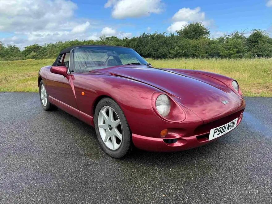 1997 TVR Chimera 500: front three-quarter view